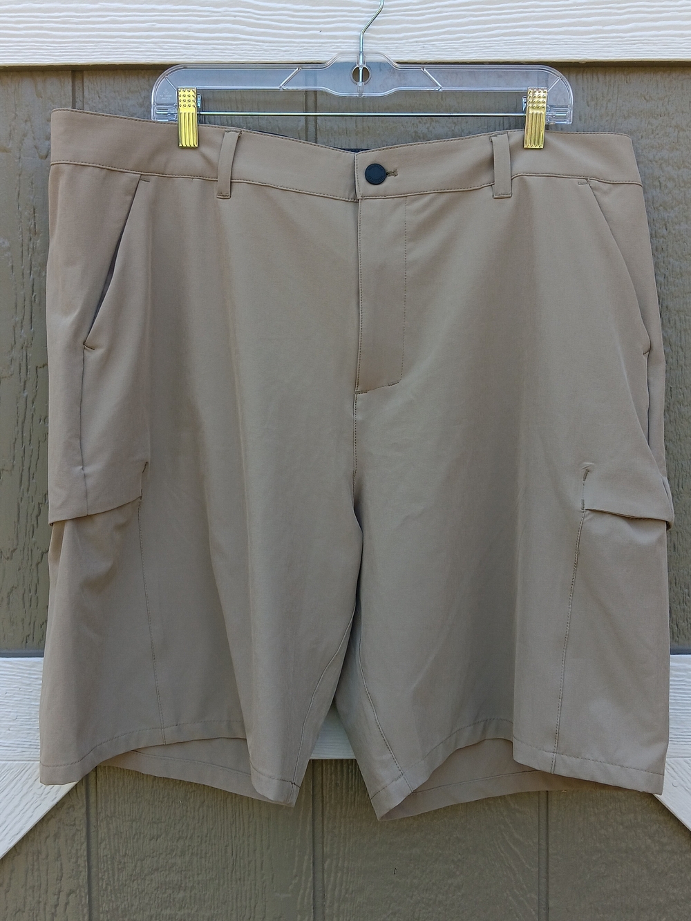 32 Degrees Cool NWT Tan Flat-Front Performance Golf Shorts Size 40
